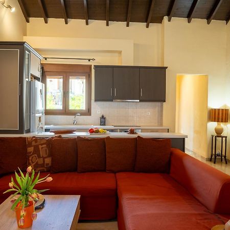 Jasmine House By Panagia Of Petra Apartment ภายนอก รูปภาพ