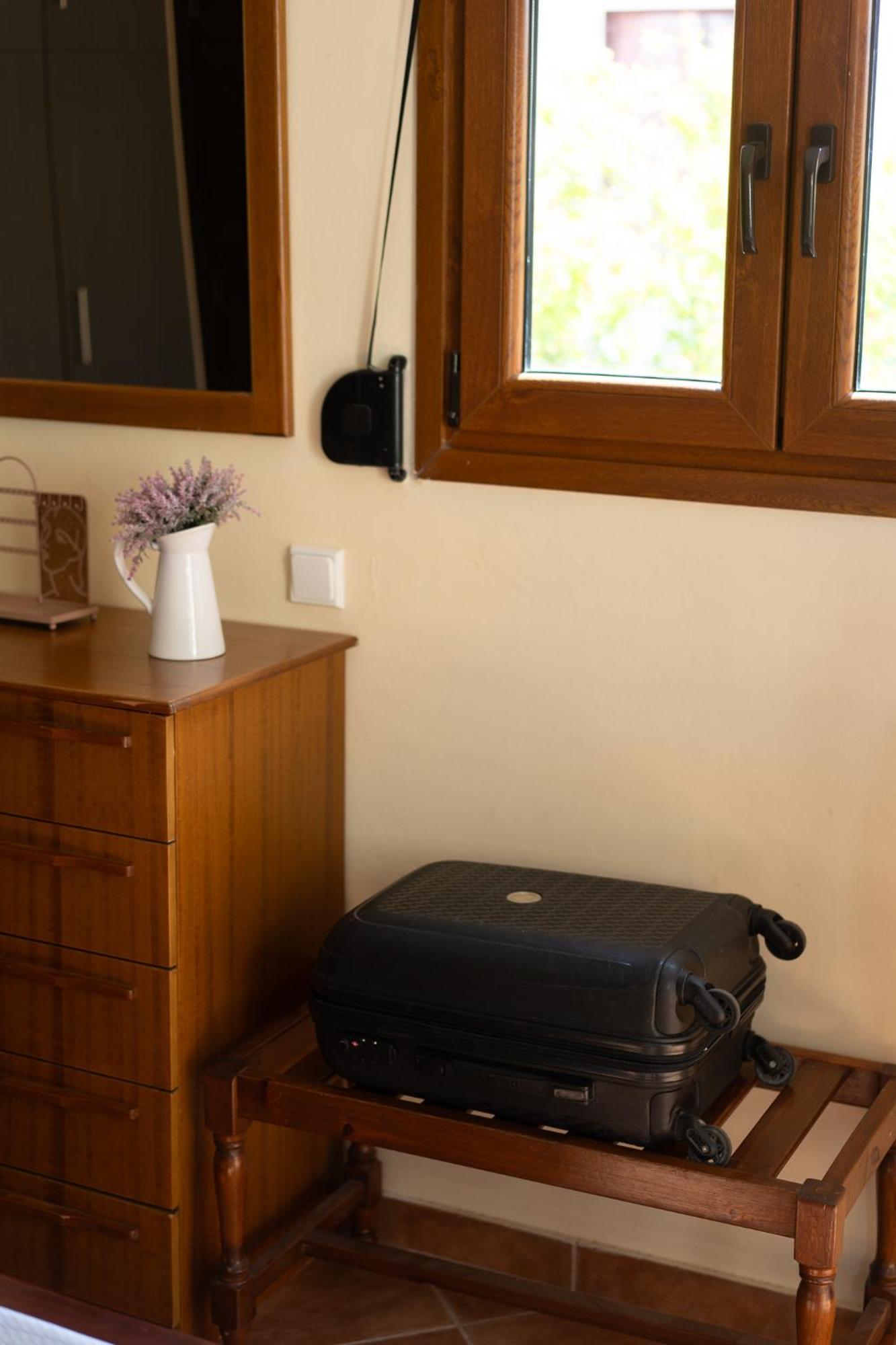 Jasmine House By Panagia Of Petra Apartment ภายนอก รูปภาพ